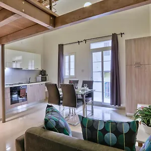  Apartment Charming 1 Bedroom Off Republic Street Sleeps 4